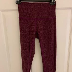 Lululemon burgundy workout legging
